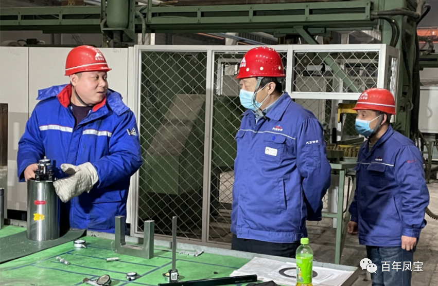 一枝一叶总关情——乐动登陆官网特钢总经理李静敏除夕慰问一线员工