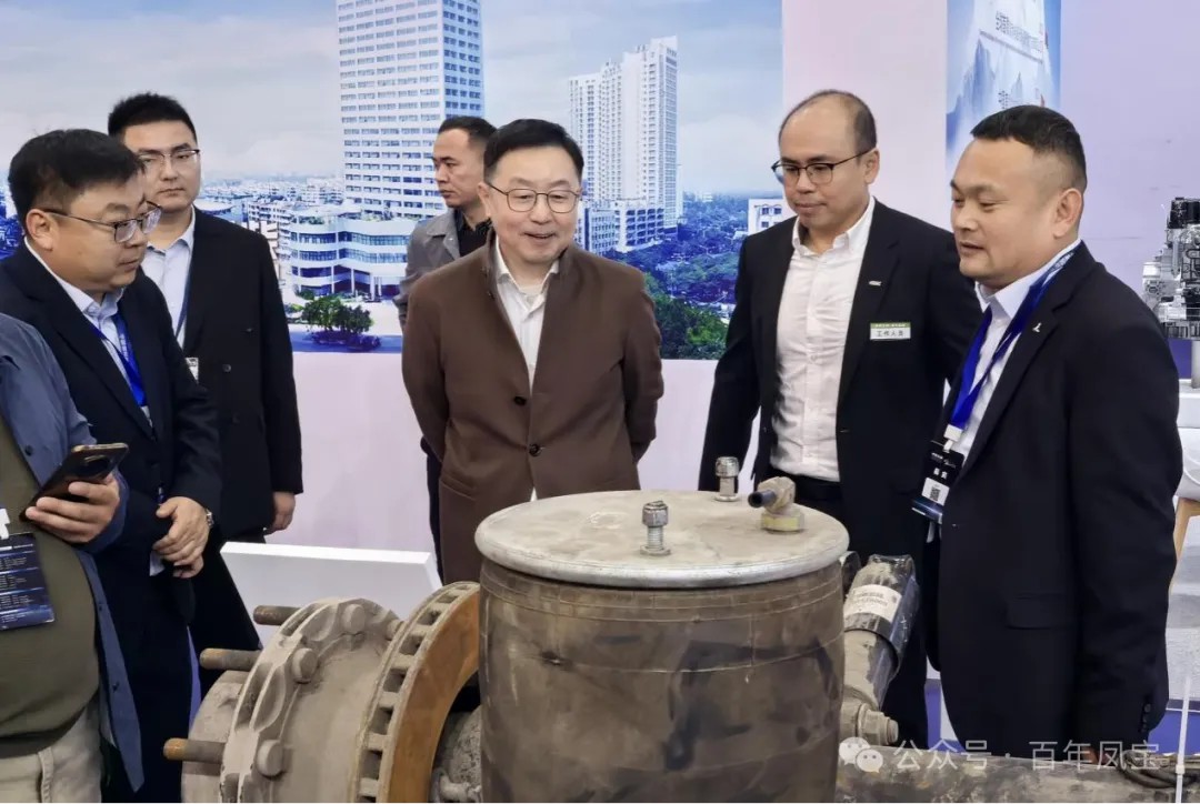 乐动登陆官网重科系列高效节能产品亮相中国国际商用车展